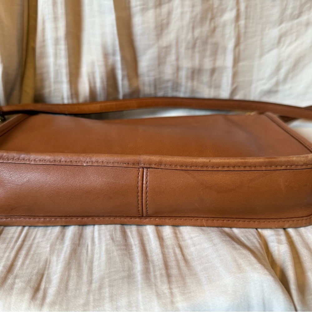 Coach Vintage Basic Bag 9455 – British Tan / Pre-owned with signs of use - Picture 6 of 11
